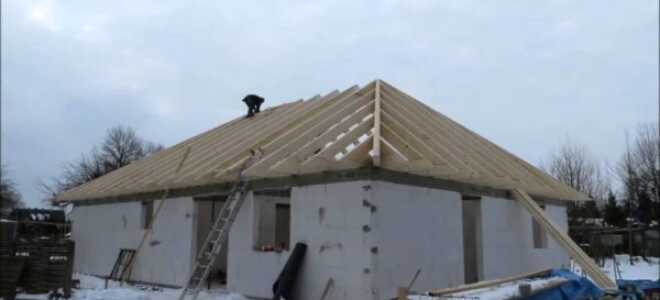 Четырехскатная крыша: стропильная система, инструкция как сделать своими руками, видео и фото