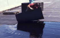 Мастика для рубероида на крышу: технология укладки битумной кровли, чем заклеить, смола