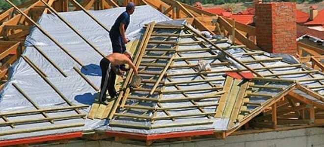 Покрытие крыши дома: какое лучше, лист или дощечки?