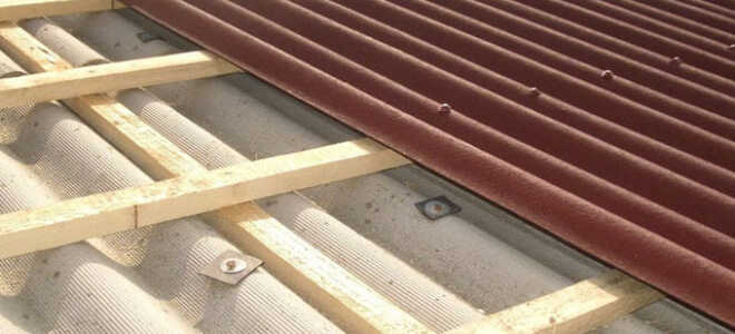 Шаг обрешетки под ондулин: размеры, как правильно сделать своими руками, расстояние, сплошная обрешетка