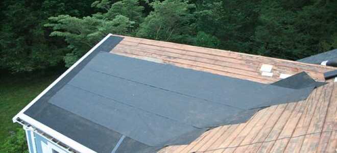 Профнастил на рубероид: видео-инструкция по монтажу своими руками, можно ли положить материалы таким способом, какую подложку использовать под профлист, цена, фото