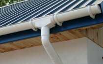 Как правильно установить водосток для крыши своими руками — устройство и монтаж (фото, видео)